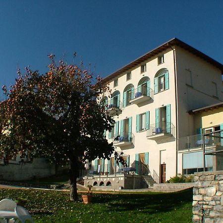 Residence Celeste Меццегра Экстерьер фото