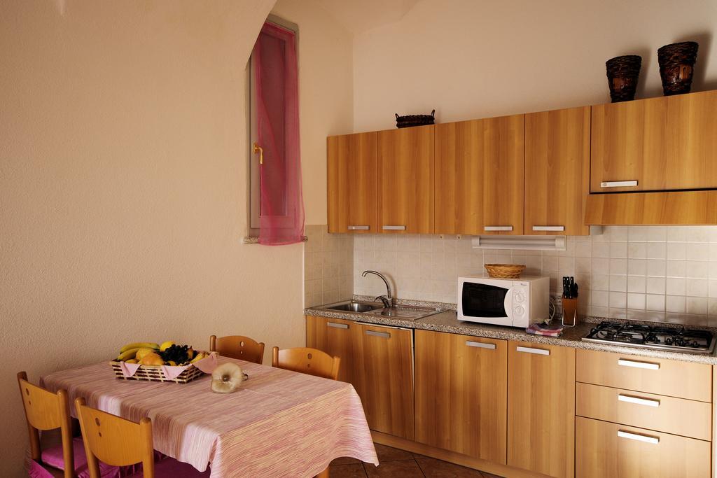 Residence Celeste Меццегра Экстерьер фото